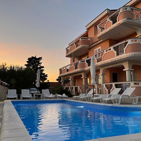 Villa Marija Novalja Bagian luar foto