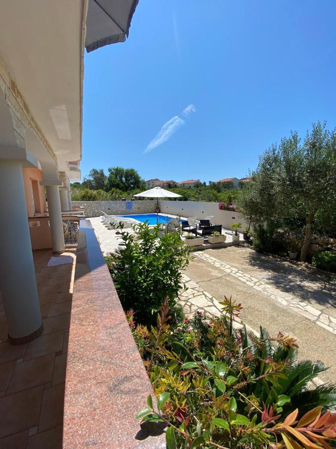 Villa Marija Novalja Bagian luar foto